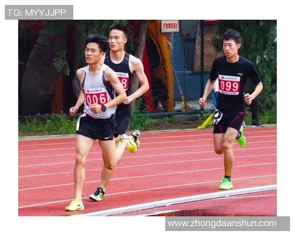 重庆足球队在钻石联赛中的拼搏历程与荣耀时刻的深度剖析